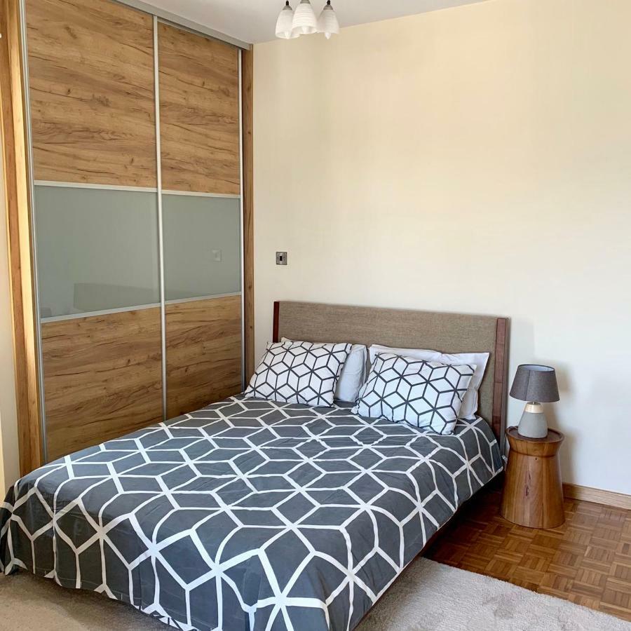 Modern 2 Bed Room Large Apartment Nicosia Exterior photo